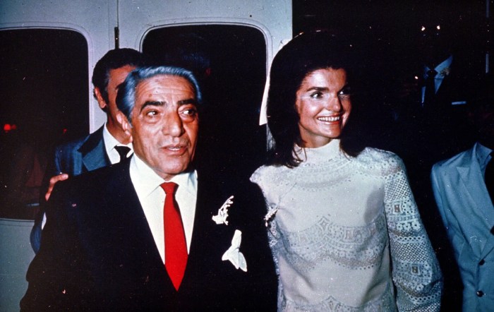 Jackie kennedy onassis wedding dress