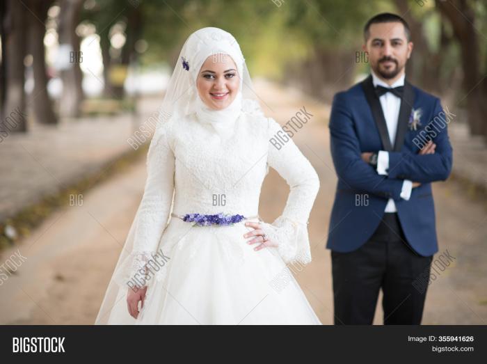 Islamic groom wedding dress