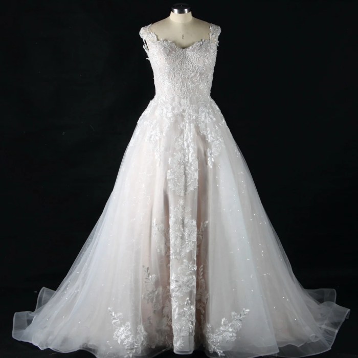 Luxury crystal wedding dress