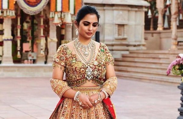 Isha ambani wedding dress cost