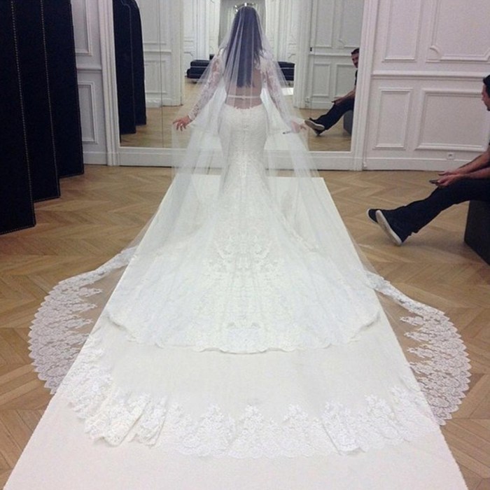 Kim wedding dress kanye