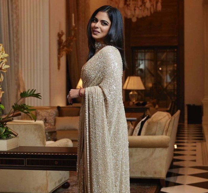 Isha ambani wedding dress cost